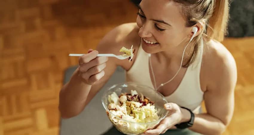 Co jeść po wieczornym treningu na redukcji, aby uniknąć błędów?