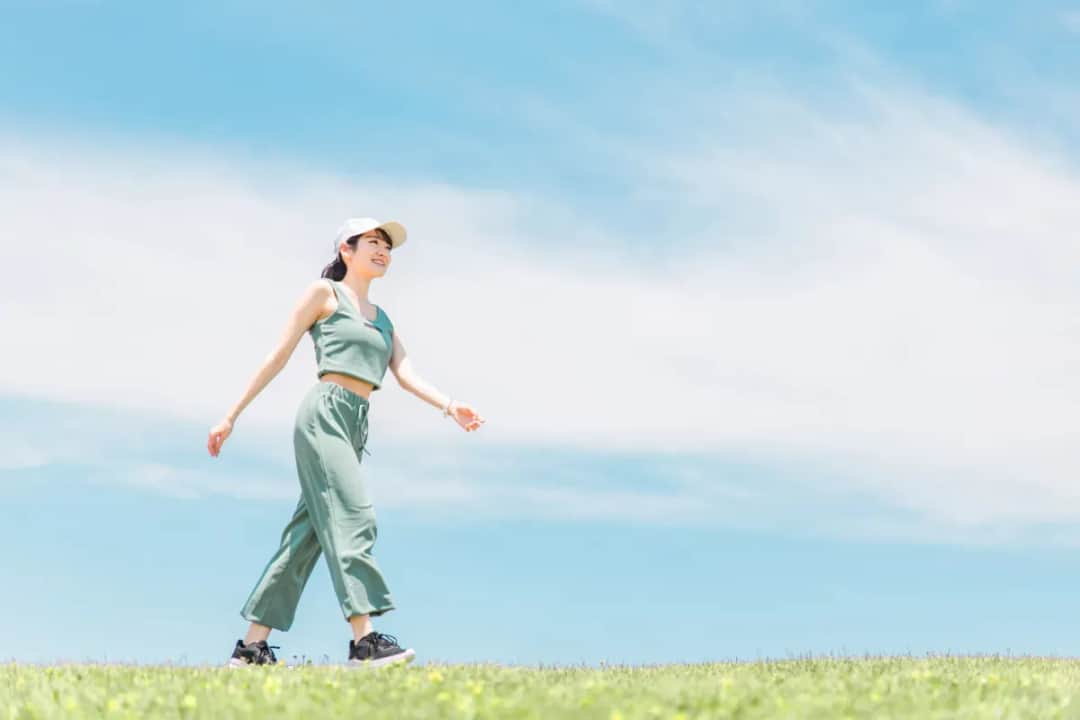 Półgodzinny spacer ile kalorii? Sprawdź, ile naprawdę spalisz!