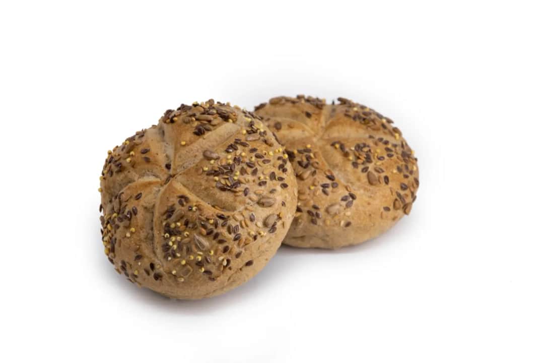 Ile kalorii ma bułka z ziarnami? Odkryj, co naprawdę jesz!